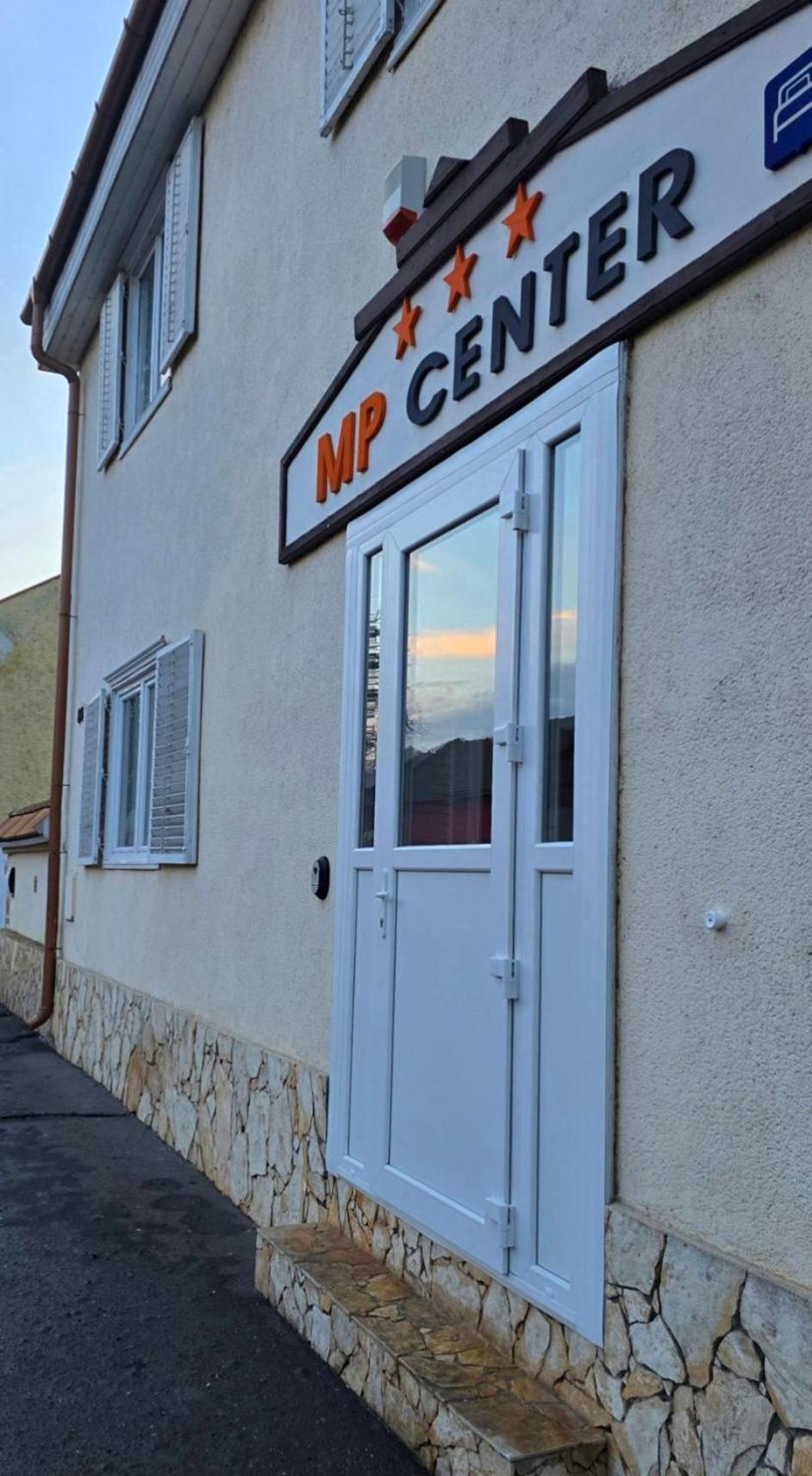 Mp Center Maganszallas Μίσκολτς Εξωτερικό φωτογραφία