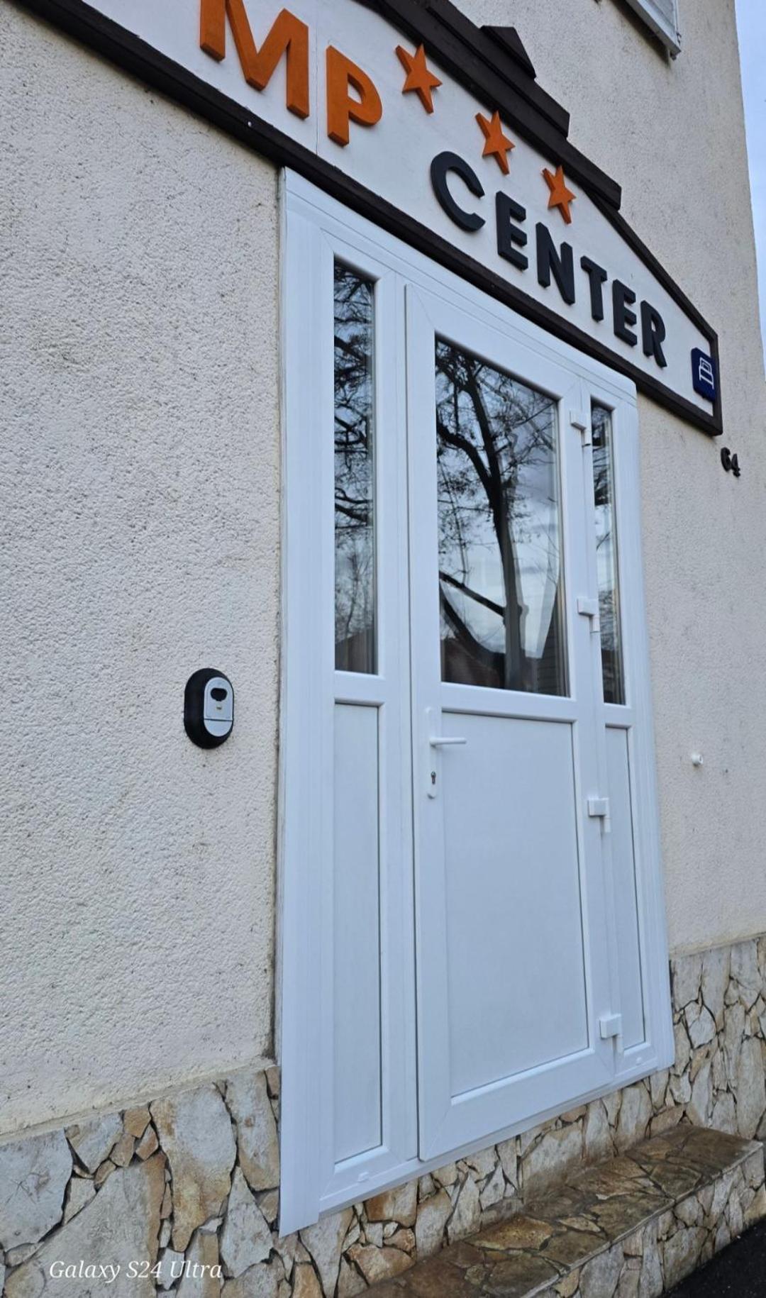 Mp Center Maganszallas Μίσκολτς Εξωτερικό φωτογραφία